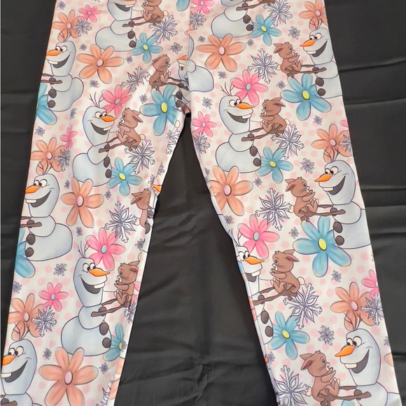 Disney Frozen Olaf capris - Picture 2 of 4